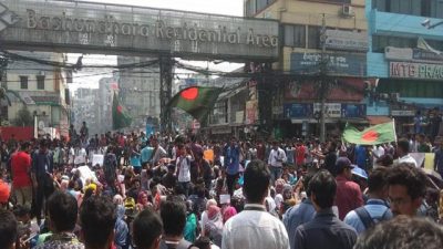 ছাত্রদের সড়ক আন্দোলনে আবারও উত্তাল রাজধানী